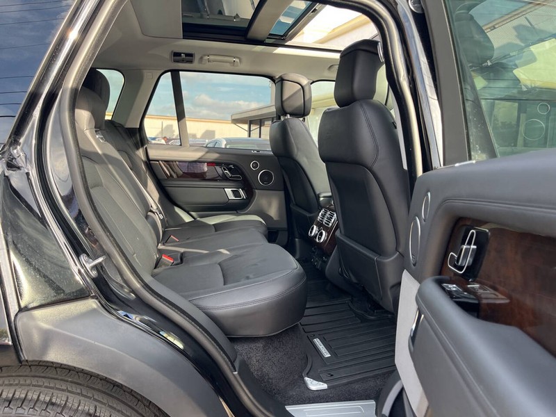 Land Rover Range Rover Vehicle Image 11