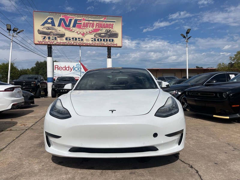 Tesla Model 3 Vehicle Image 02