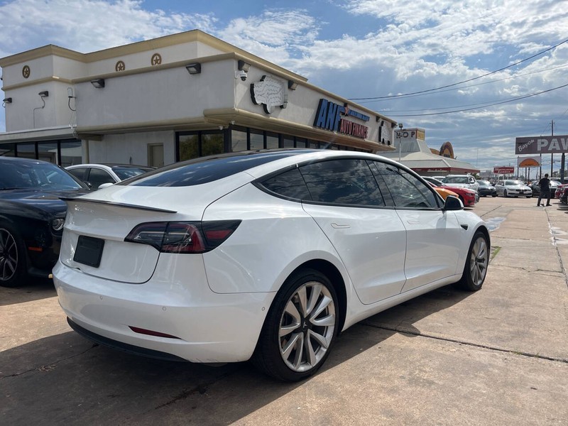 Tesla Model 3 Vehicle Image 05