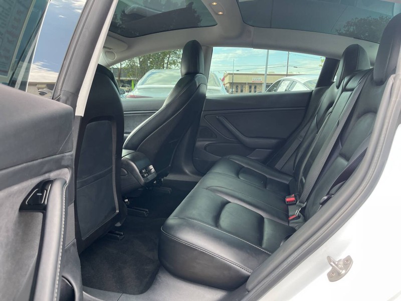 Tesla Model 3 Vehicle Image 08
