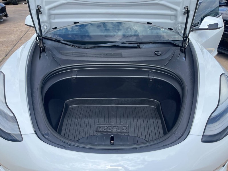 Tesla Model 3 Vehicle Image 12