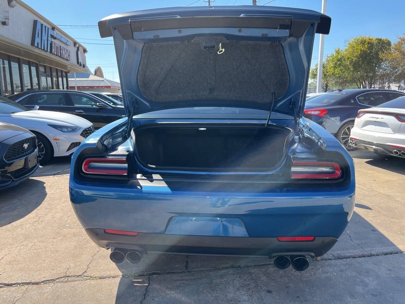 Dodge Challenger Vehicle Image 09