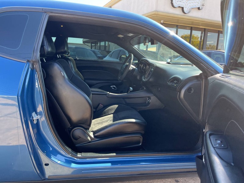 Dodge Challenger Vehicle Image 10