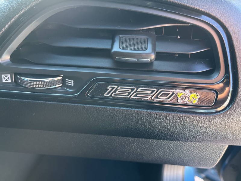 Dodge Challenger Vehicle Image 11