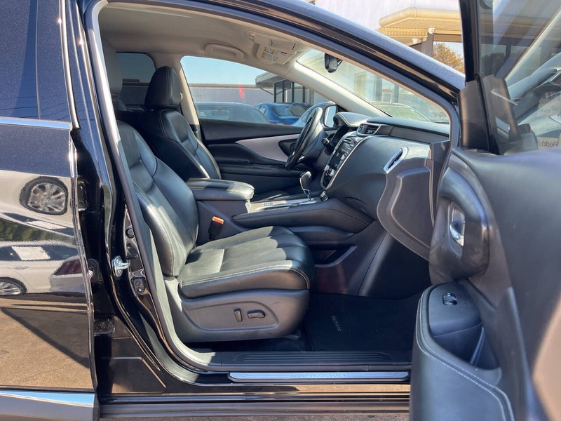 Nissan Murano Vehicle Image 11