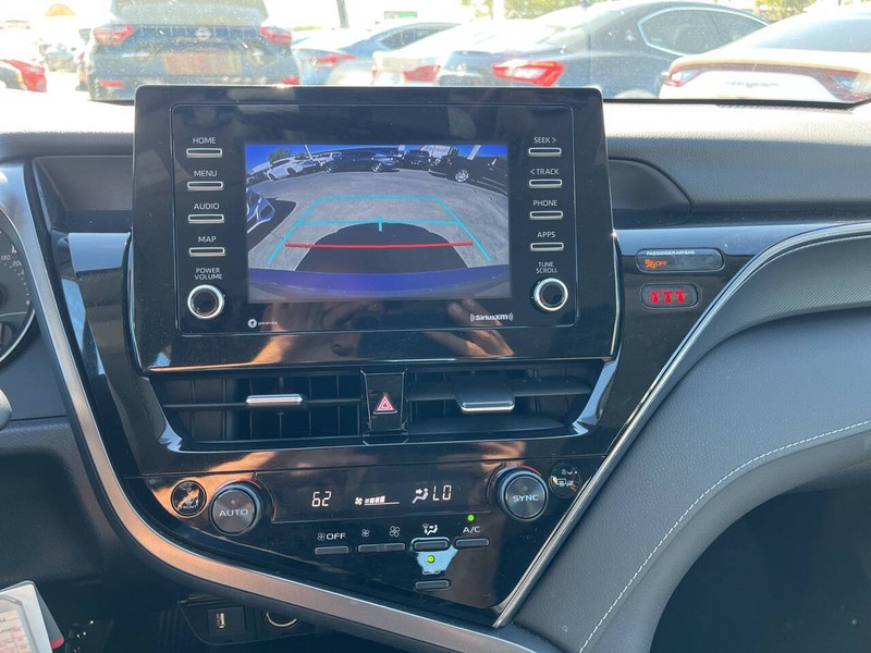 Toyota Camry Vehicle Image 11