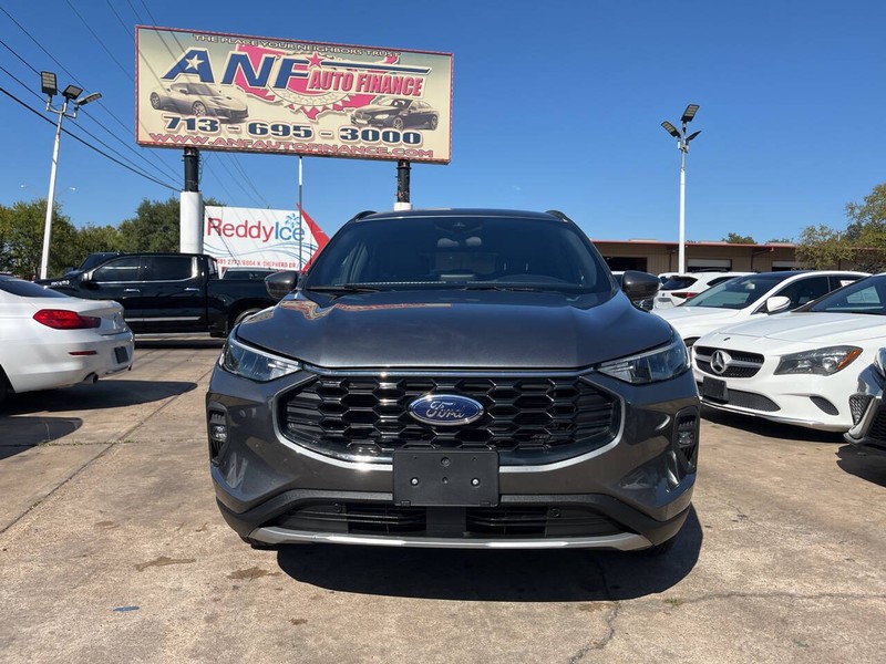 Ford Escape Vehicle Image 02