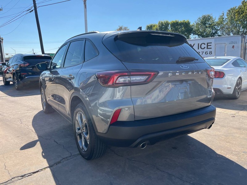 Ford Escape Vehicle Image 03