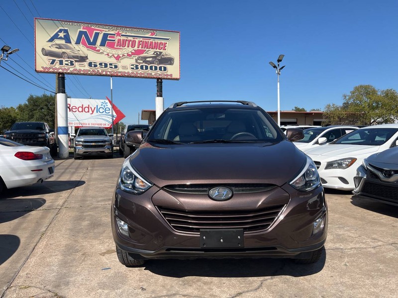 Hyundai Tucson Vehicle Image 02