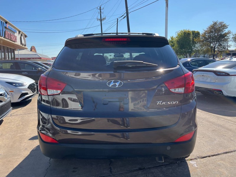 Hyundai Tucson Vehicle Image 04