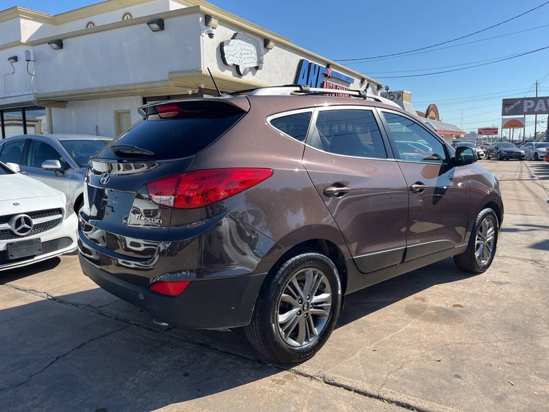 Hyundai Tucson Vehicle Image 05