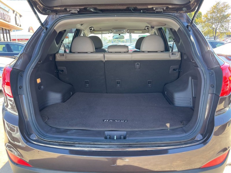 Hyundai Tucson Vehicle Image 09