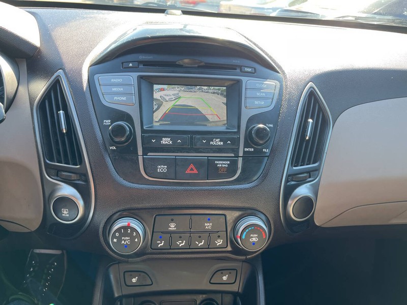 Hyundai Tucson Vehicle Image 13