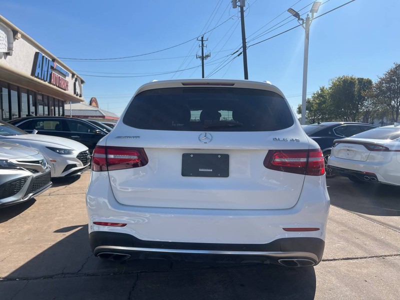 Mercedes-Benz GLC Vehicle Image 04