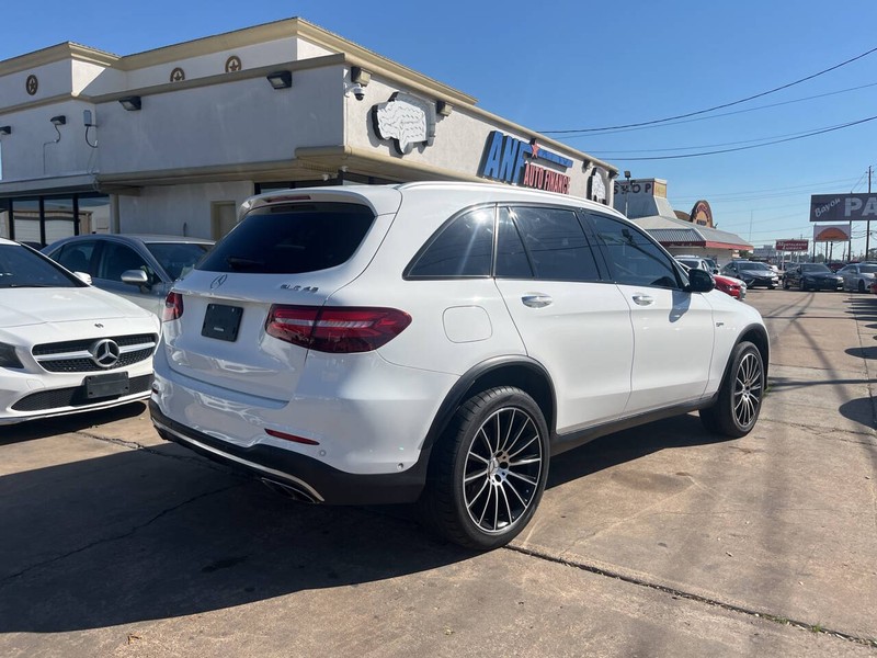 Mercedes-Benz GLC Vehicle Image 05