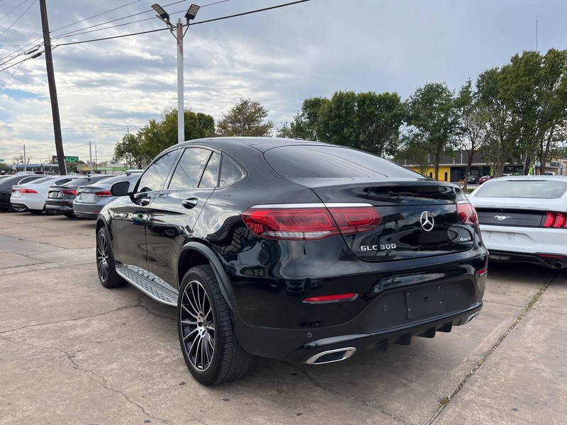 Mercedes-Benz GLC Vehicle Image 03