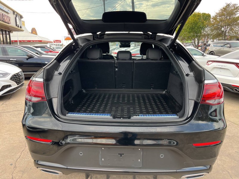 Mercedes-Benz GLC Vehicle Image 09