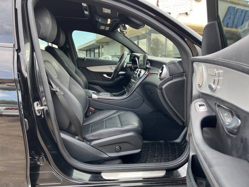 Mercedes-Benz GLC Vehicle Image 11