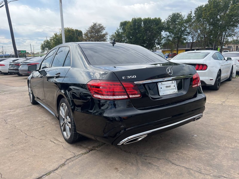 Mercedes-Benz E-Class Vehicle Image 03