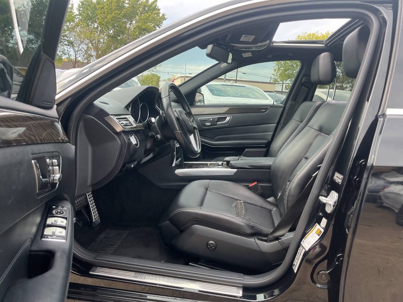 Mercedes-Benz E-Class Vehicle Image 07