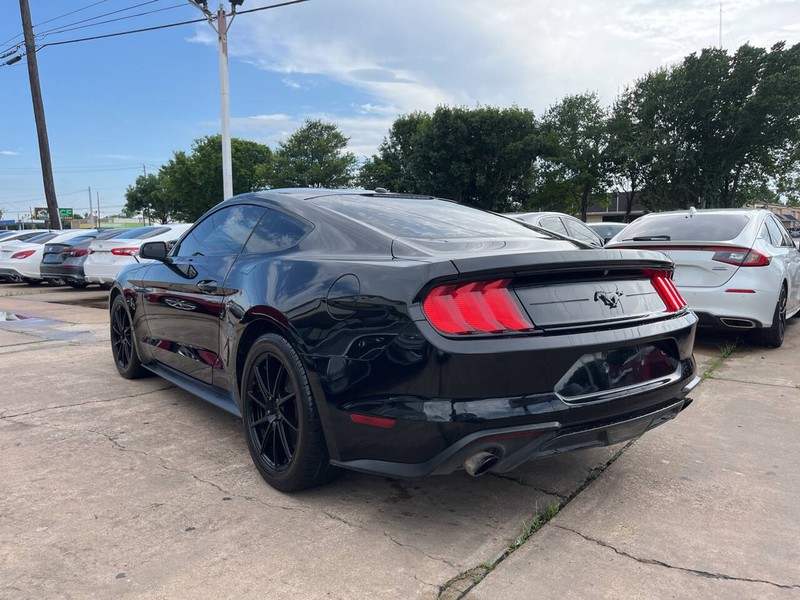 Ford Mustang Vehicle Image 03