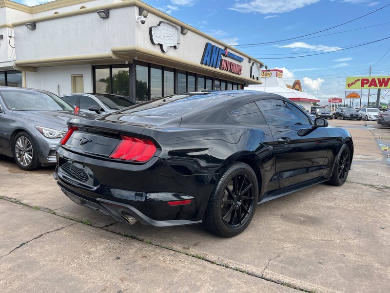 Ford Mustang Vehicle Image 05