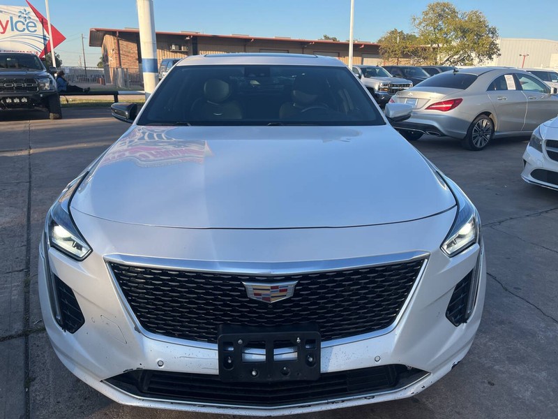 Cadillac CT6 Vehicle Image 02