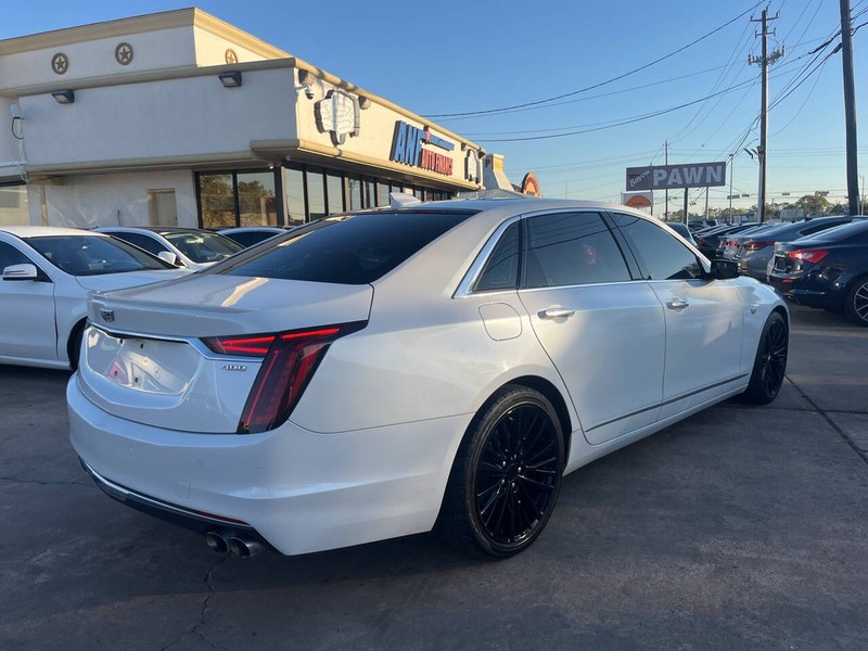 Cadillac CT6 Vehicle Image 03