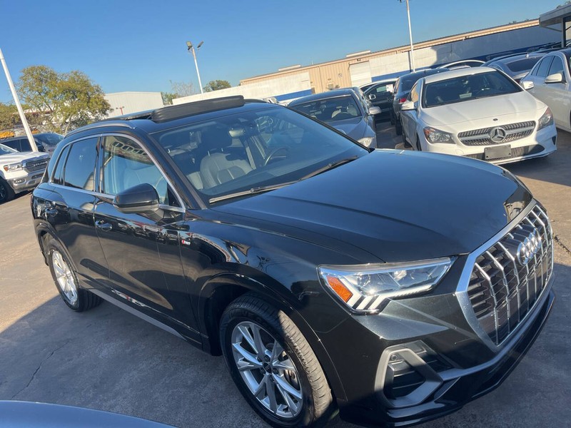 Audi Q3 Vehicle Image 03