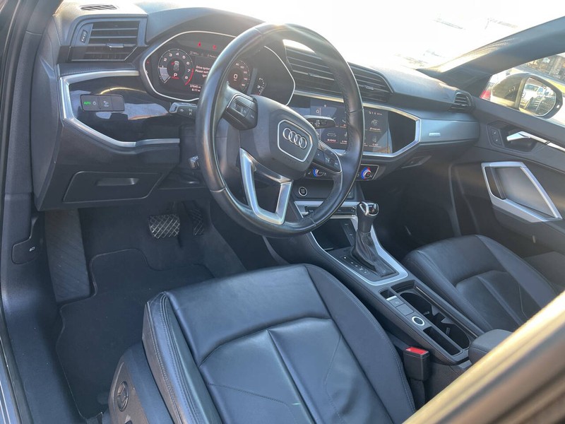 Audi Q3 Vehicle Image 08