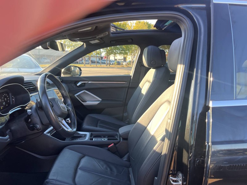 Audi Q3 Vehicle Image 11