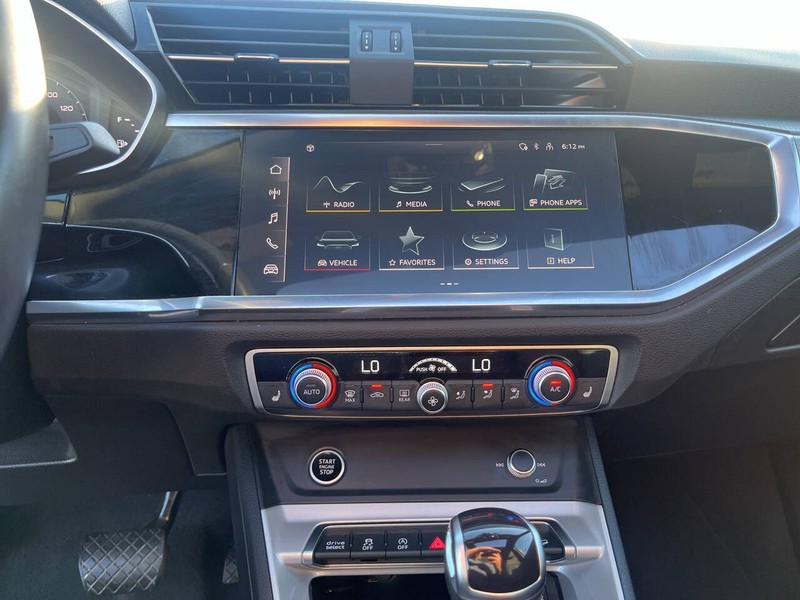 Audi Q3 Vehicle Image 13