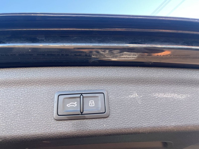 Audi Q3 Vehicle Image 21