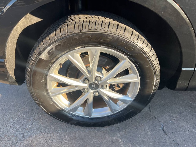 Audi Q3 Vehicle Image 24