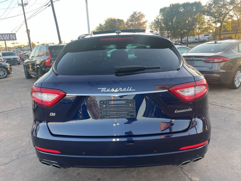 Maserati Levante Vehicle Image 05