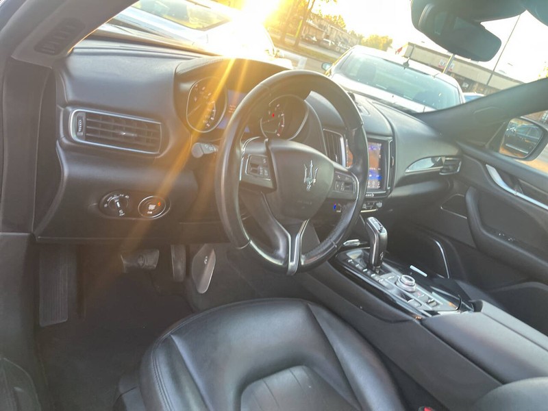 Maserati Levante Vehicle Image 11