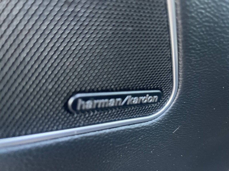 Maserati Levante Vehicle Image 12