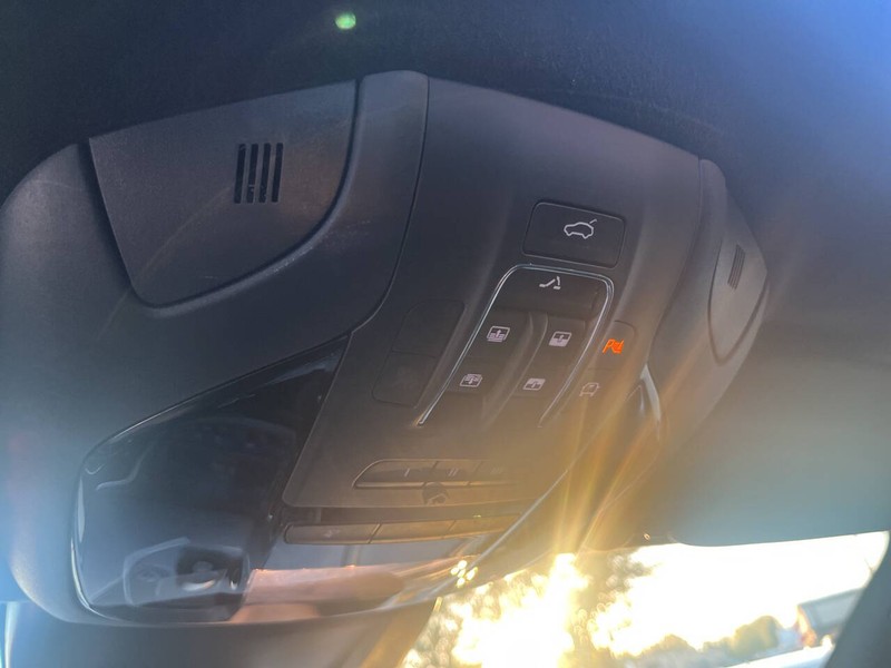 Maserati Levante Vehicle Image 17