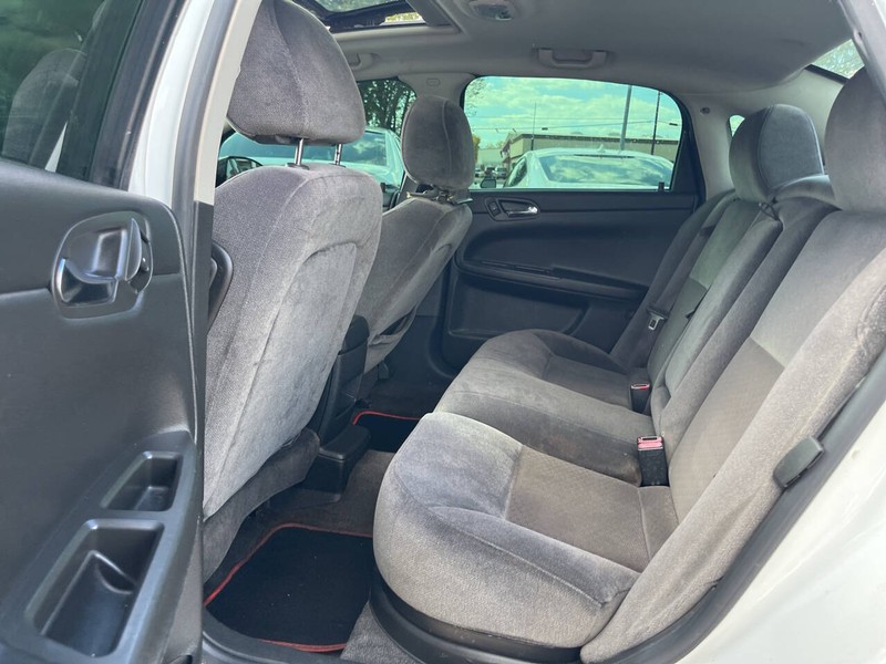 Chevrolet Impala Vehicle Image 08