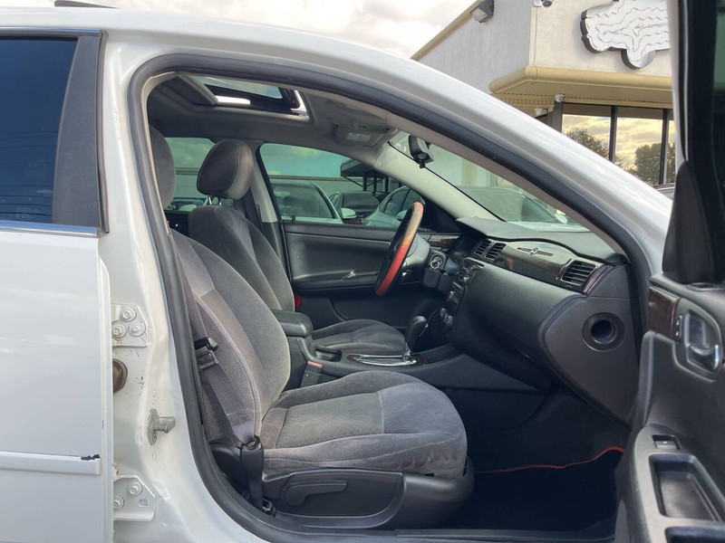 Chevrolet Impala Vehicle Image 10