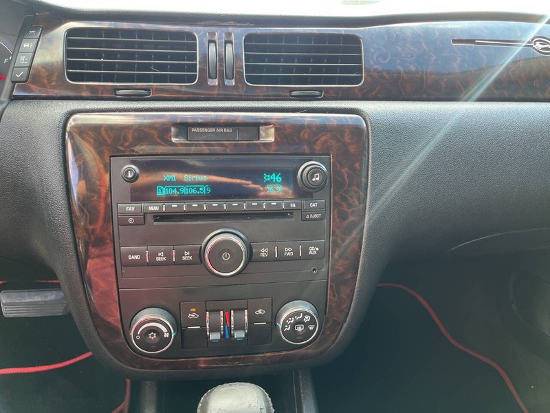 Chevrolet Impala Vehicle Image 11