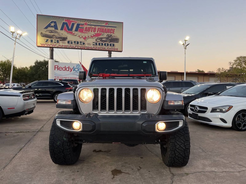 Jeep Gladiator Vehicle Image 02