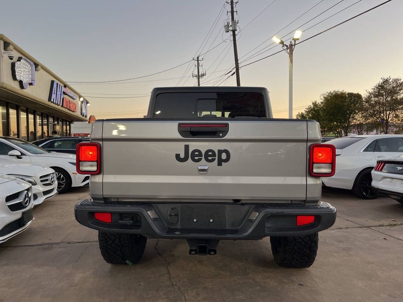 Jeep Gladiator Vehicle Image 04
