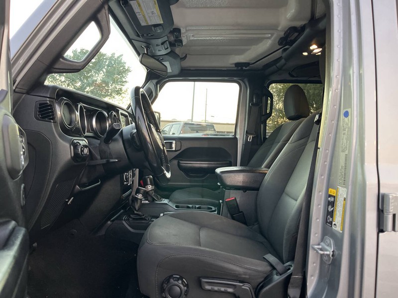 Jeep Gladiator Vehicle Image 09