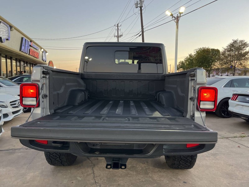 Jeep Gladiator Vehicle Image 11