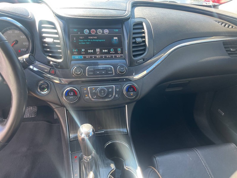 Chevrolet Impala Vehicle Image 11