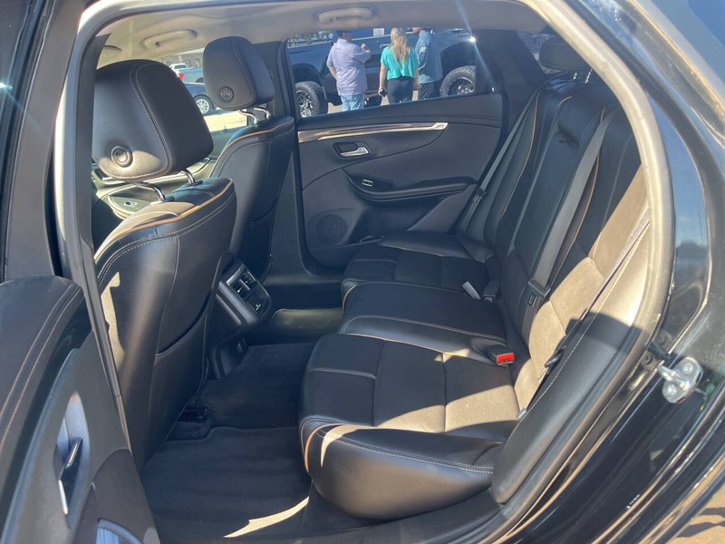 Chevrolet Impala Vehicle Image 15