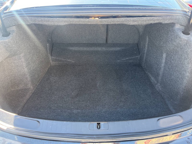 Chevrolet Impala Vehicle Image 16