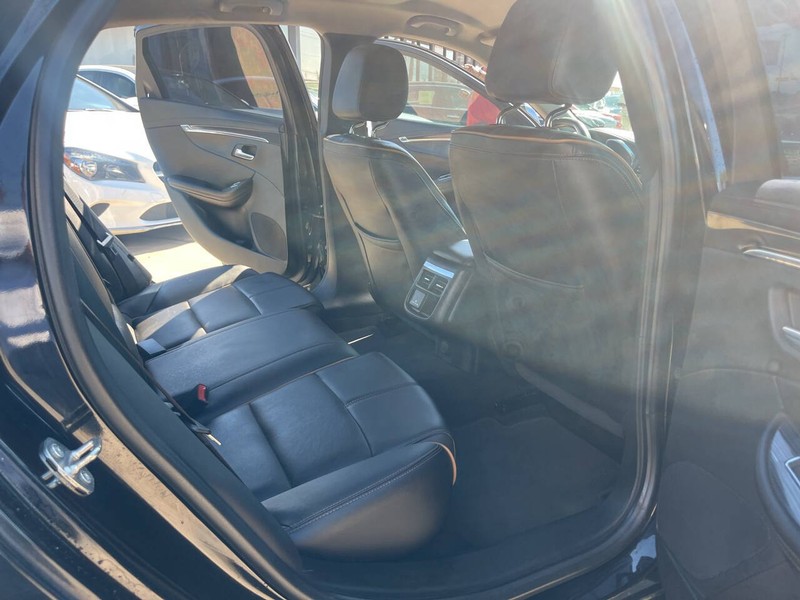 Chevrolet Impala Vehicle Image 17