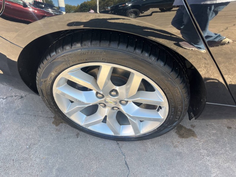 Chevrolet Impala Vehicle Image 19